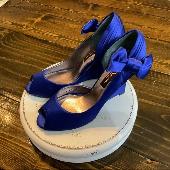 NINA Heels Pumps Womens Sz 7 Sapphire Blue Cobalt Satin Leather Sole D'orsay - Picture 1 of 10